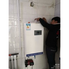 電采暖鍋爐：安裝10千瓦的微波電采暖鍋爐，可供100平米房屋取暖，4200元(免費保修10年）?，F(xiàn)鉅惠安裝價3700元。每村三戶，數(shù)量有限，先購先得。